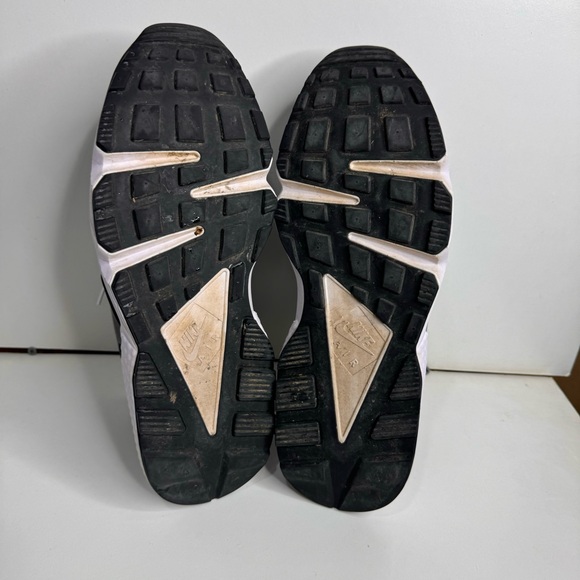 Men’s size 11 Nike air huarache black neutral grey low top sneakers trainers acg - Picture 11 of 11